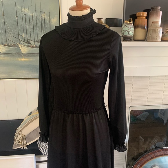 Vicky Vaughn Black Ruffled Neck Dress - Picture 5 of 14